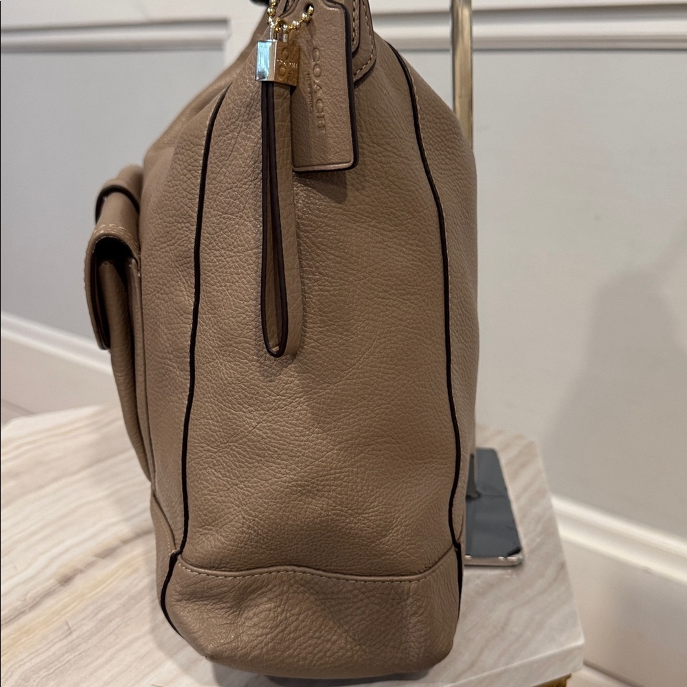 Coach Bag Charlie Tan Shoulder Bag - Picture 7 of 17